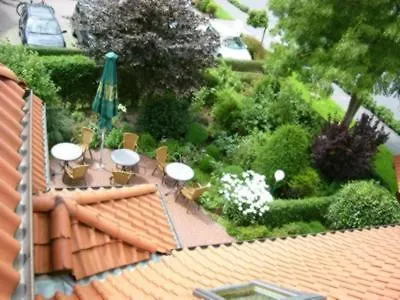 Garni Poggenstool מלון *